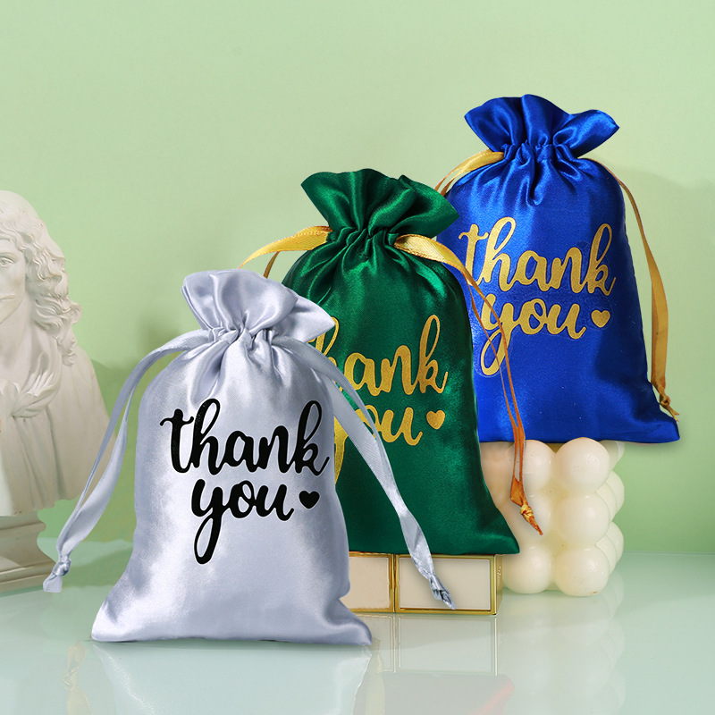 Custom Logo 25x30cm Silk Satin - Hair Care Logo recensione e prezzo